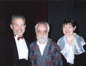 El compositor Josep Soler, en el homenaje que le rindió la Associació Cultural Catalana-Iberoamericana, junto a la violinista IwonaBursiñska y Cecilio Tieles.